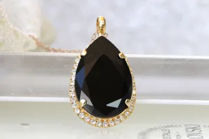 BLACK PENDANT NECKLACE