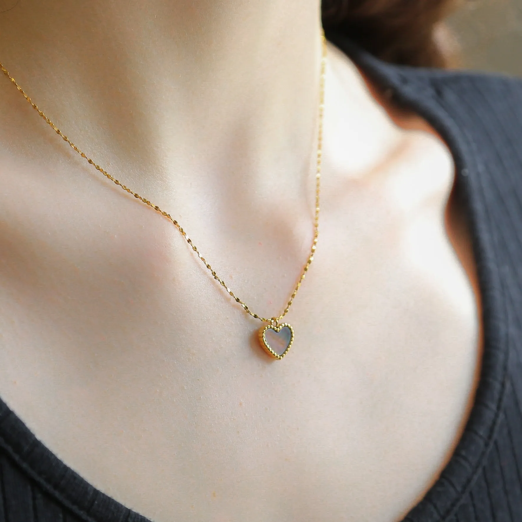 Heart Land GRAY Necklace Gold Plated Grey Shell Pendant Stainless Steel Heart Love Shape Necklace